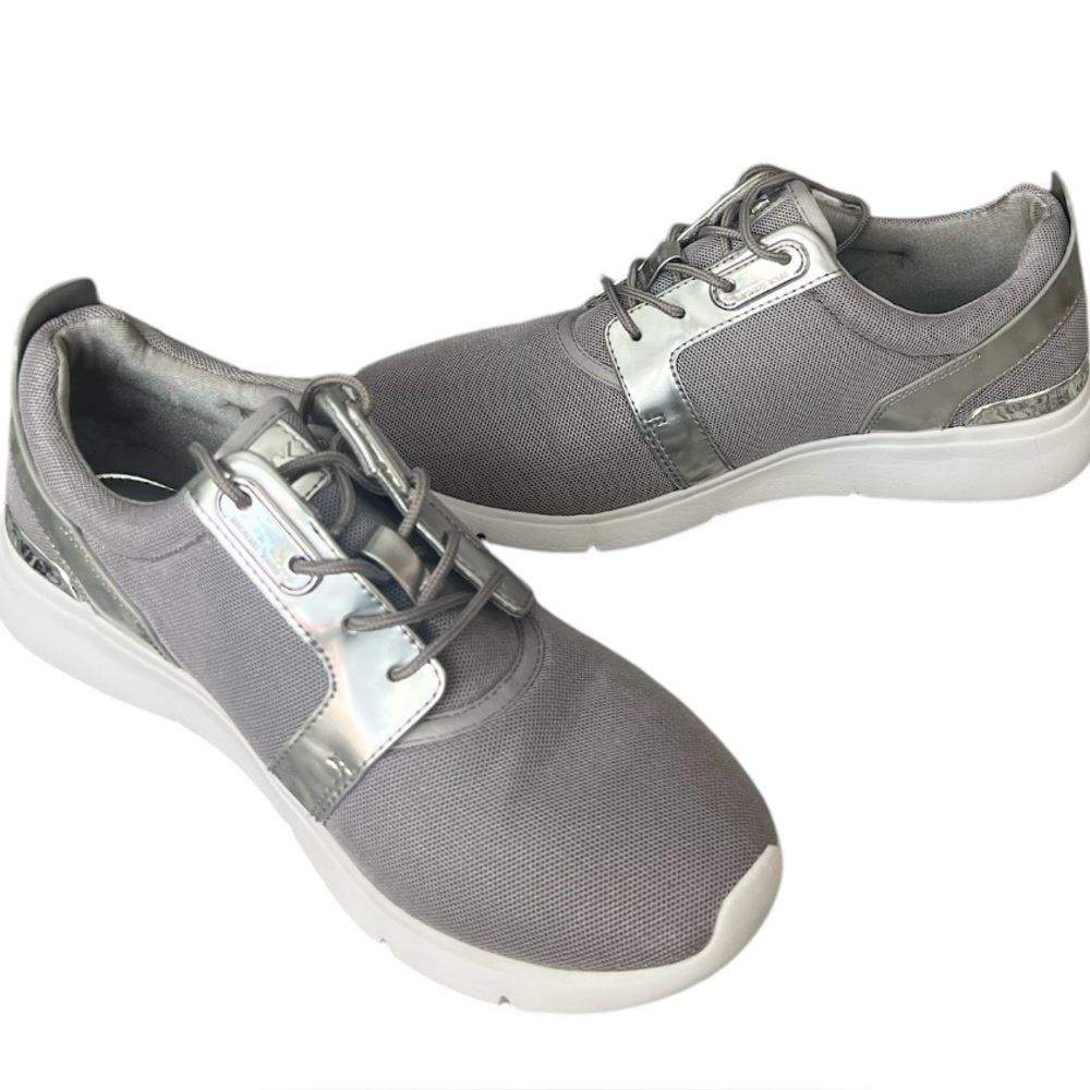 Michael Kors Amanda mesh women’s 7.5 gray, silver & white lace up sneakers
